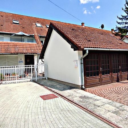Alea Apartmanok Harkan Exterior foto