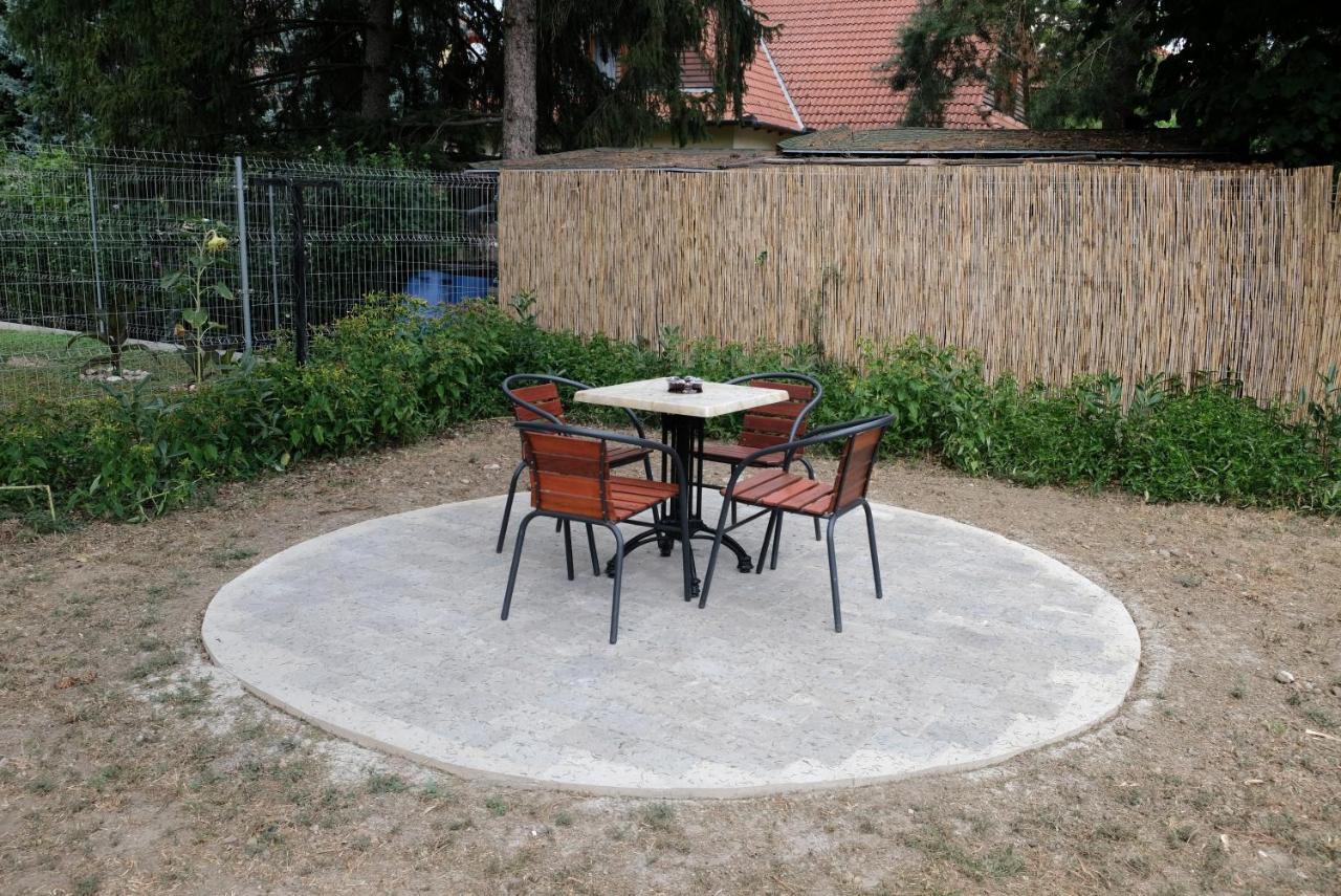 Alea Apartmanok Harkan Exterior foto