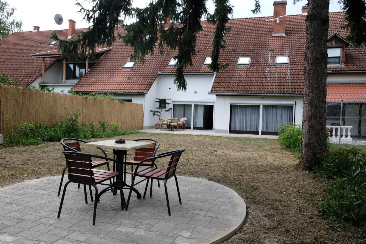 Alea Apartmanok Harkan Exterior foto